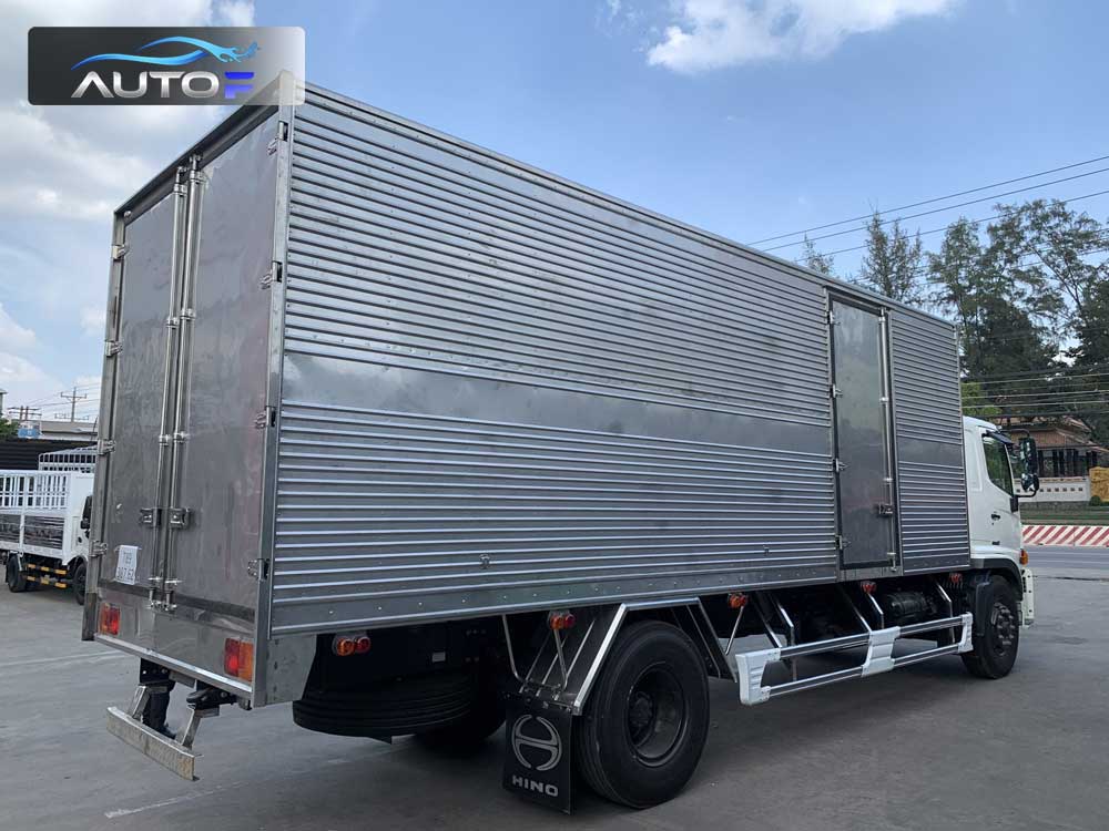Xe tải Hino FG8JP7A (8 tấn - dài 7.2m) thùng kín inox 